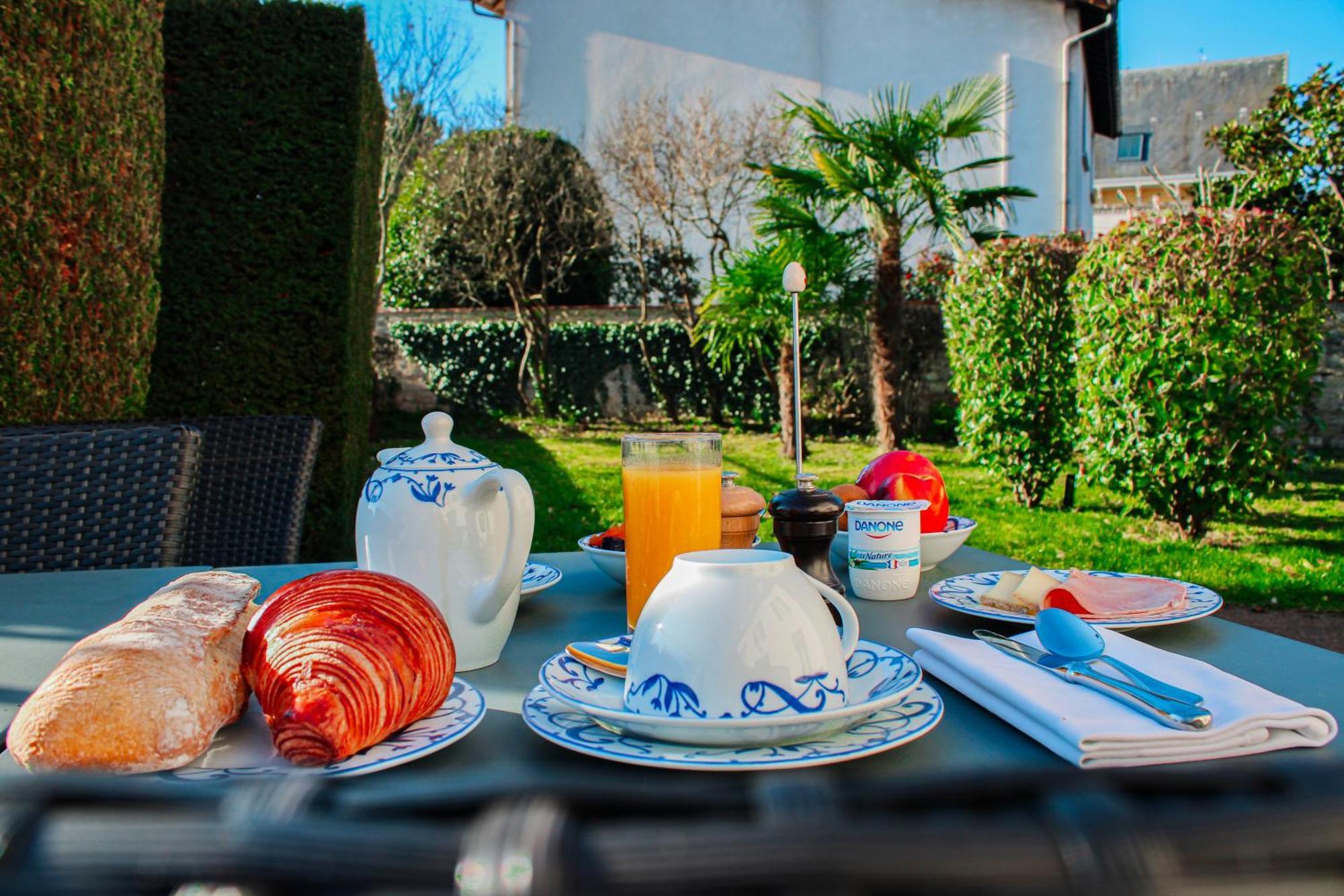 Hotel La Villa Fleurie Beaune  Zewnętrze zdjęcie